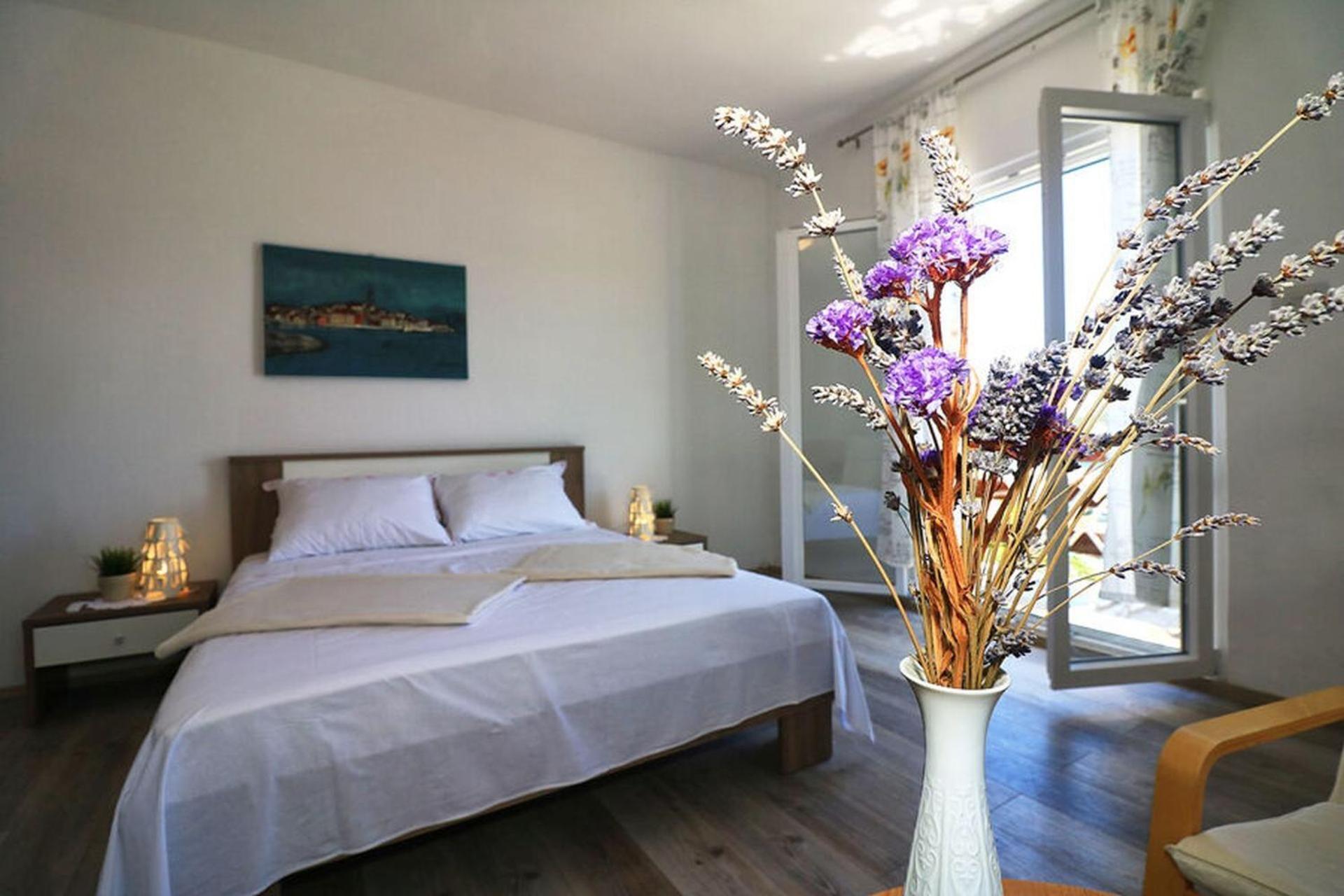 Apartments Mili - Near The Sea And The Centar Of Place Betina  Ngoại thất bức ảnh