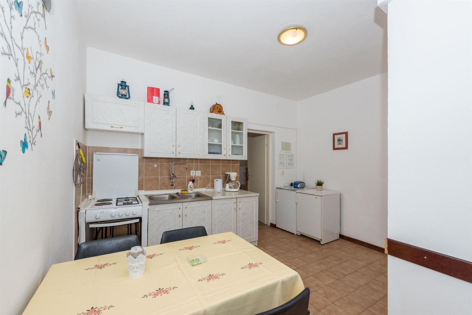 Apartments Mili - Near The Sea And The Centar Of Place Betina  Ngoại thất bức ảnh
