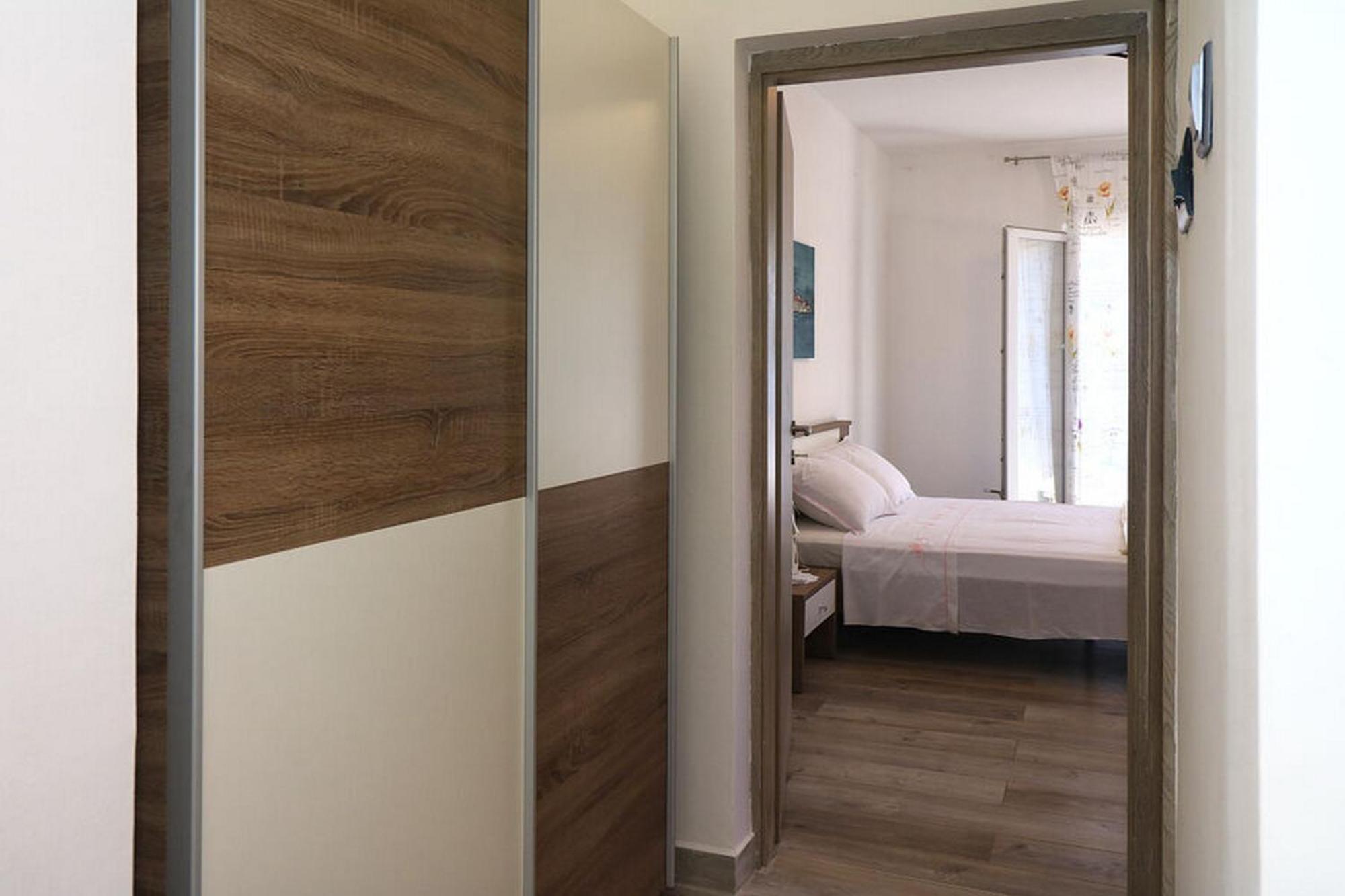 Apartments Mili - Near The Sea And The Centar Of Place Betina  Ngoại thất bức ảnh